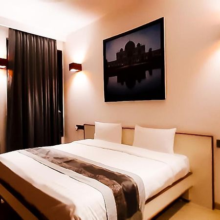 Hotel Mayur Express Sangamner Екстер'єр фото