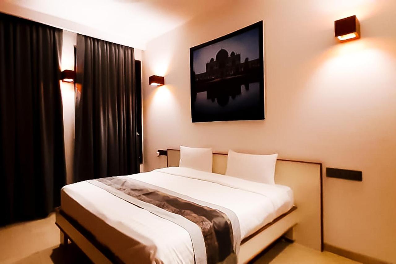 Hotel Mayur Express Sangamner Екстер'єр фото